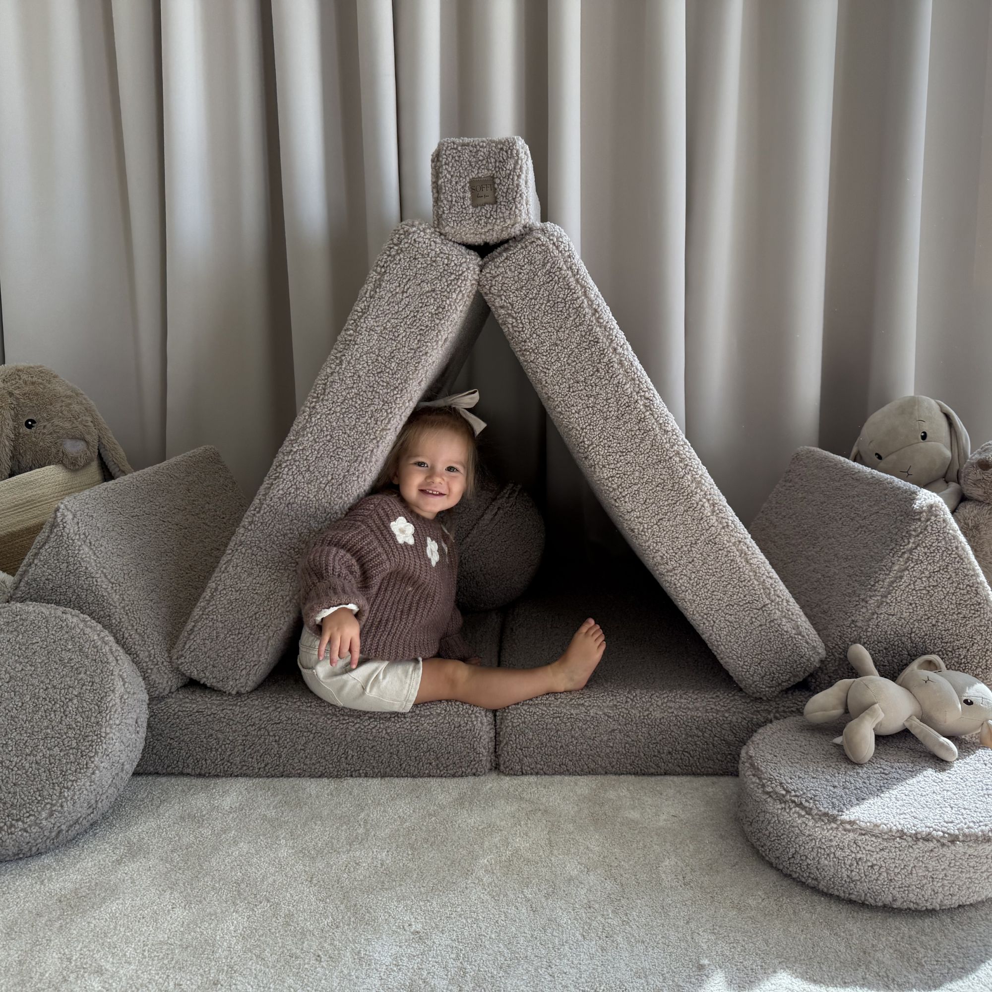 Sofa modułowa do pokoju dziecka Soffi Teddy Sofa modułowa do pokoju dziecka do zabawy i spania Soffi Teddy - miękka, kreatywna i bezpieczna
