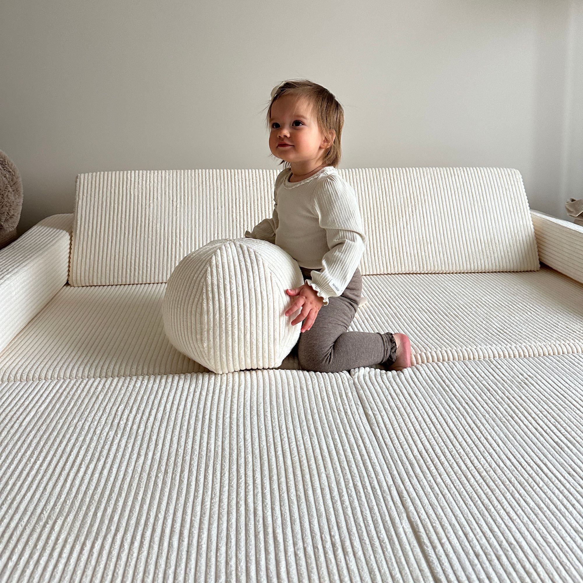 Sofa sztruksowa dla dzieci Sofa do spania i zabawy dla dzieci Soffi