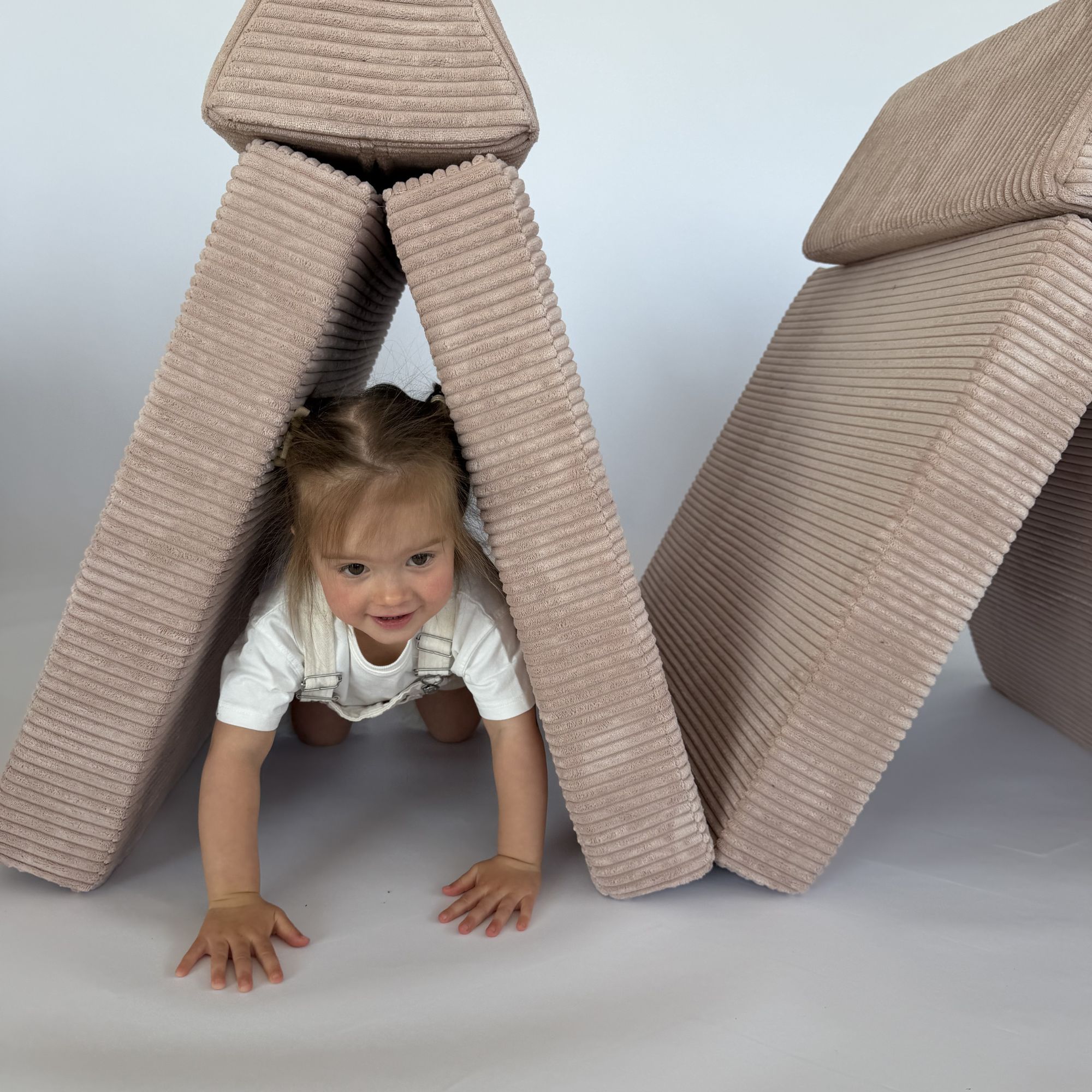 Kreatywna sofa dla dzieci Soffi Petite Wielofunkcyjna sofa do zabawy do pokoju dziecka Soffi Petite